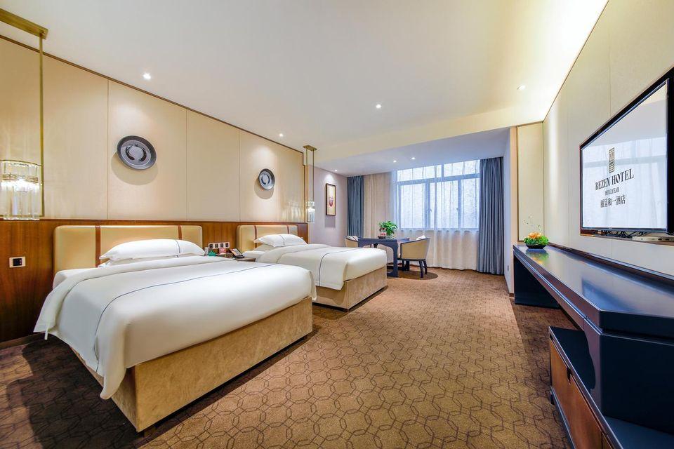 Superior, Twin Beds