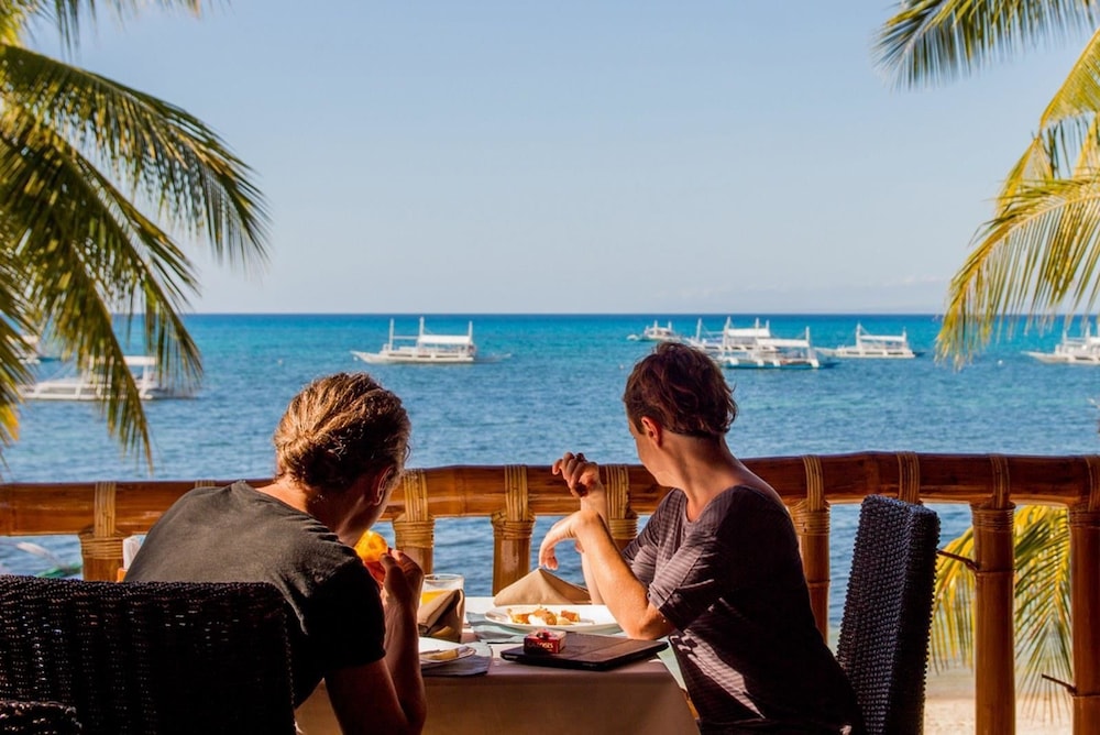 Ocean Vida Beach And Dive Resort 41/65