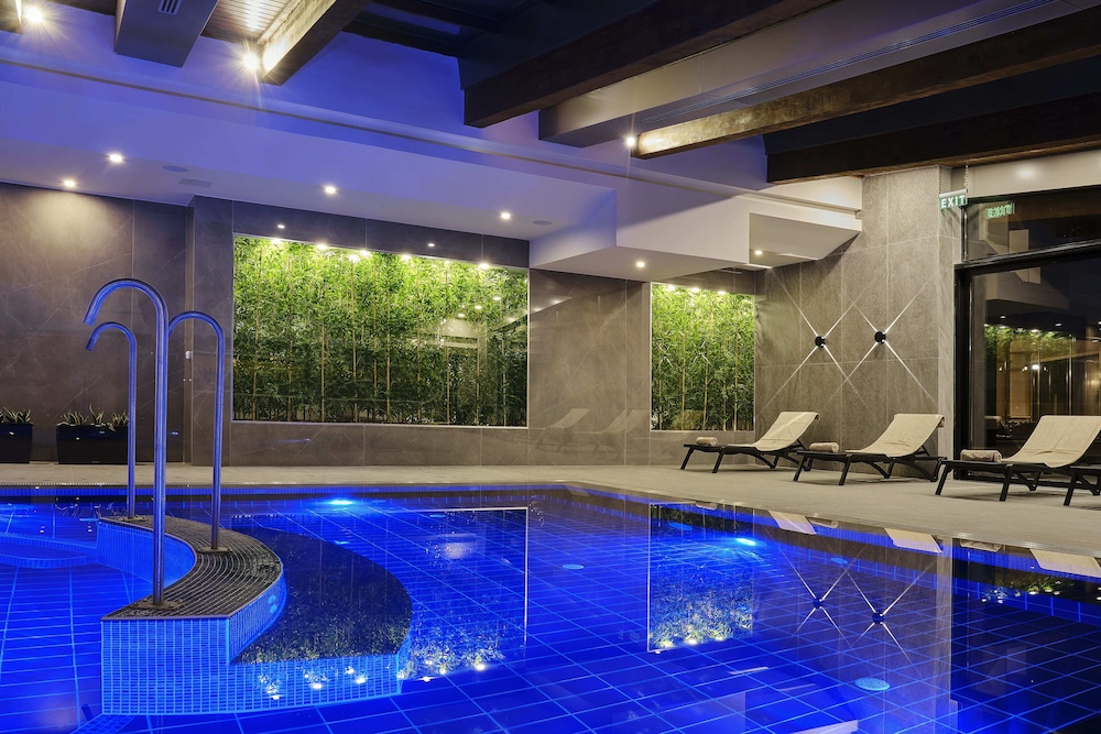 swimming pool spa