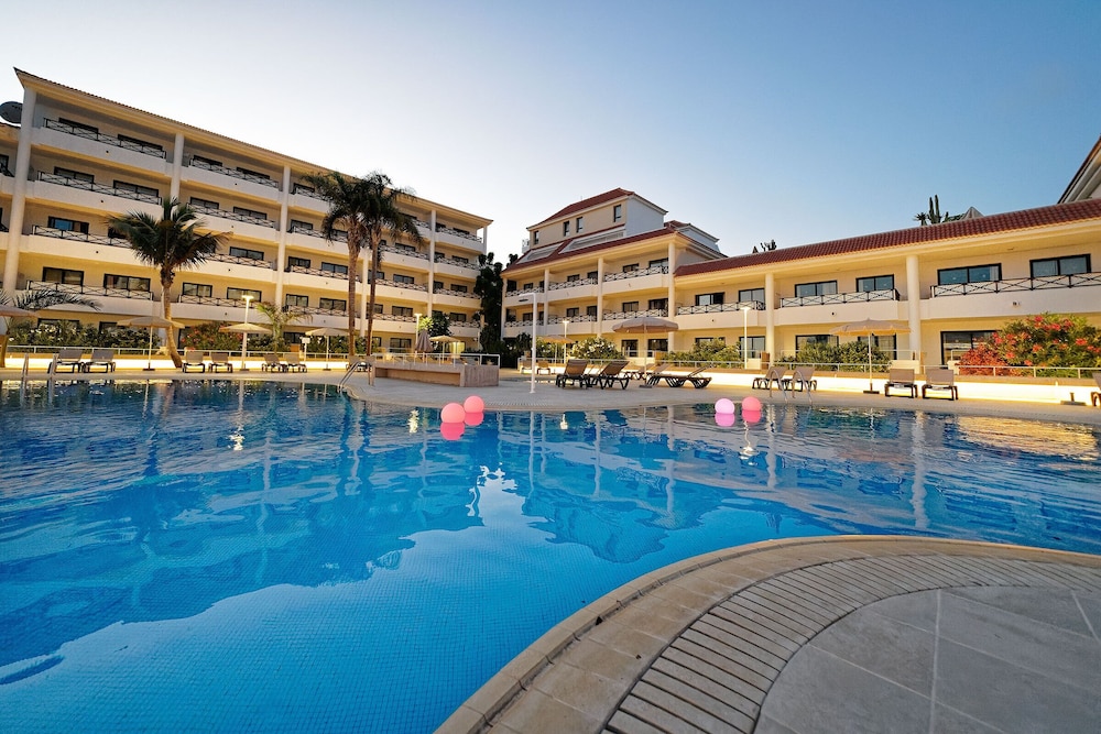 Aparthotel Parque La Paz in Arona