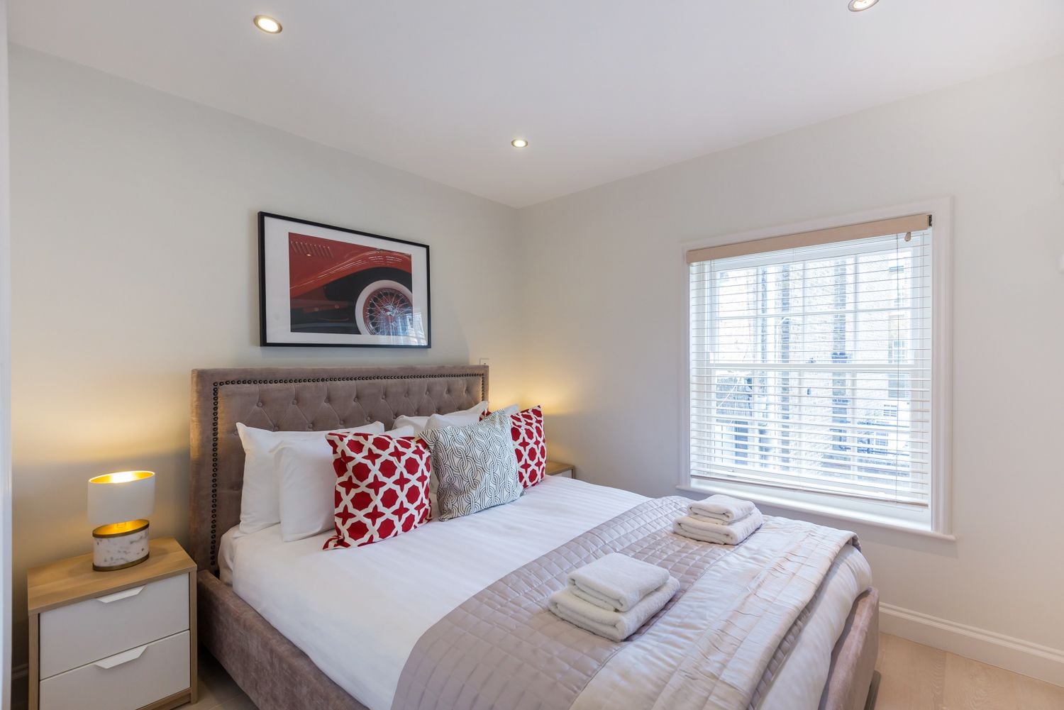 2 BEDROOMS, DELUXE, APARTMENT