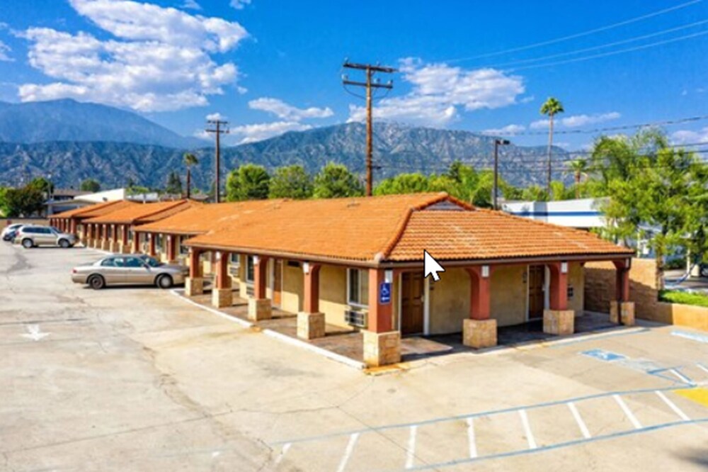 Oak Park Motel 20/28