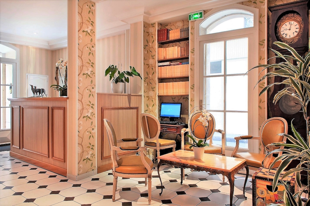 Hotel Romance Malesherbes By Patrick Hayat Formerly Romance Malesherbes 7/66