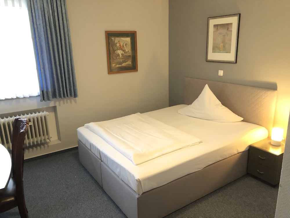 Parkhotel Lindenhof 12/40