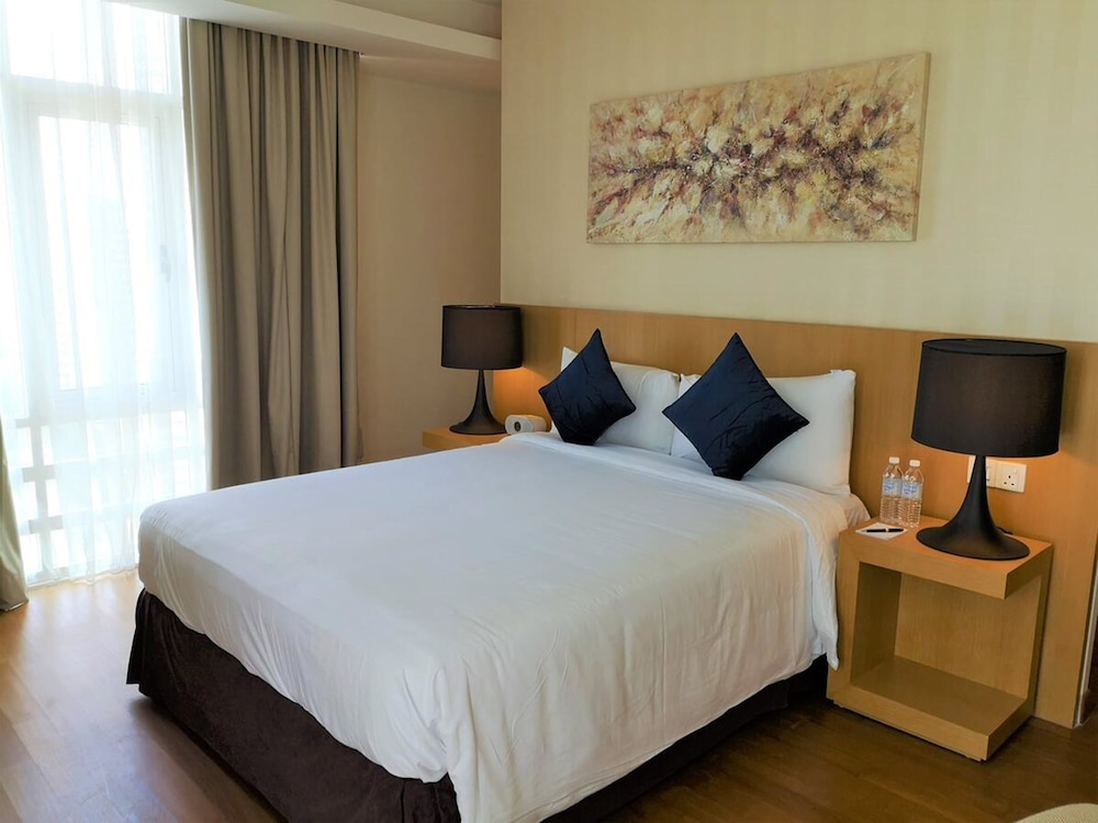 2 BEDROOMS, DELUXE, SUITE