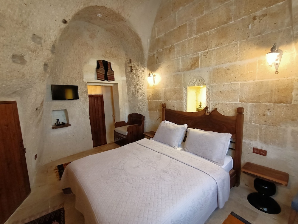 Apex Cave Hotel 8/61