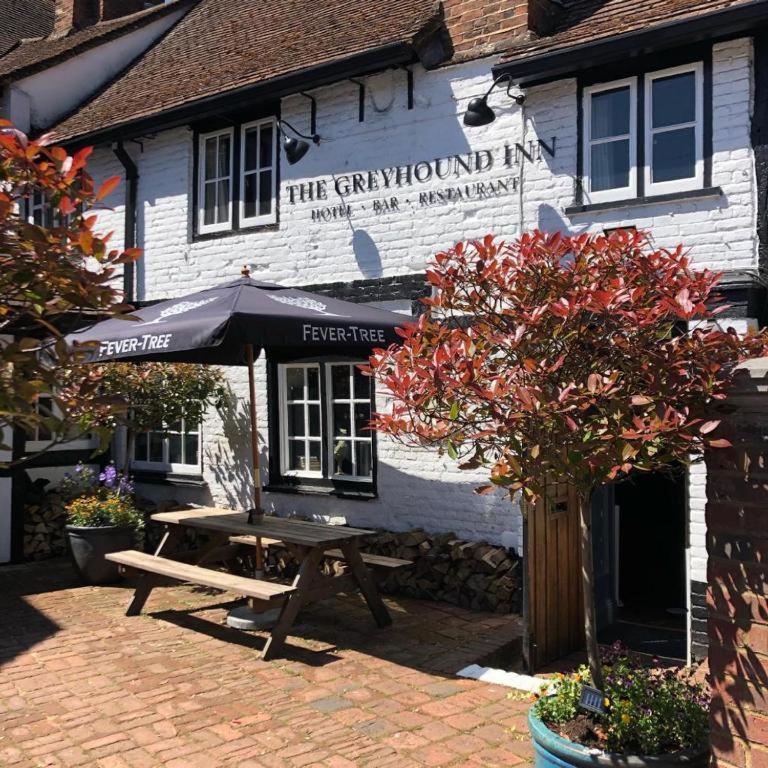 OYO The Greyhound Inn in GERRARDS CROSS