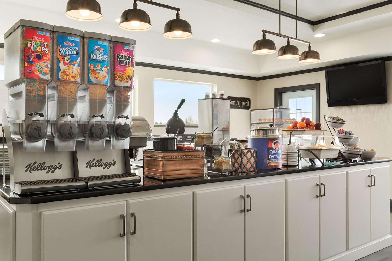 Country Inn & Suites by Radisson, Little Falls, MN 13/14