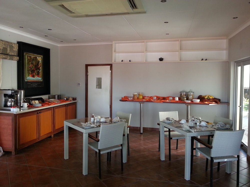 Hotel Pension Casa Africana 32/50