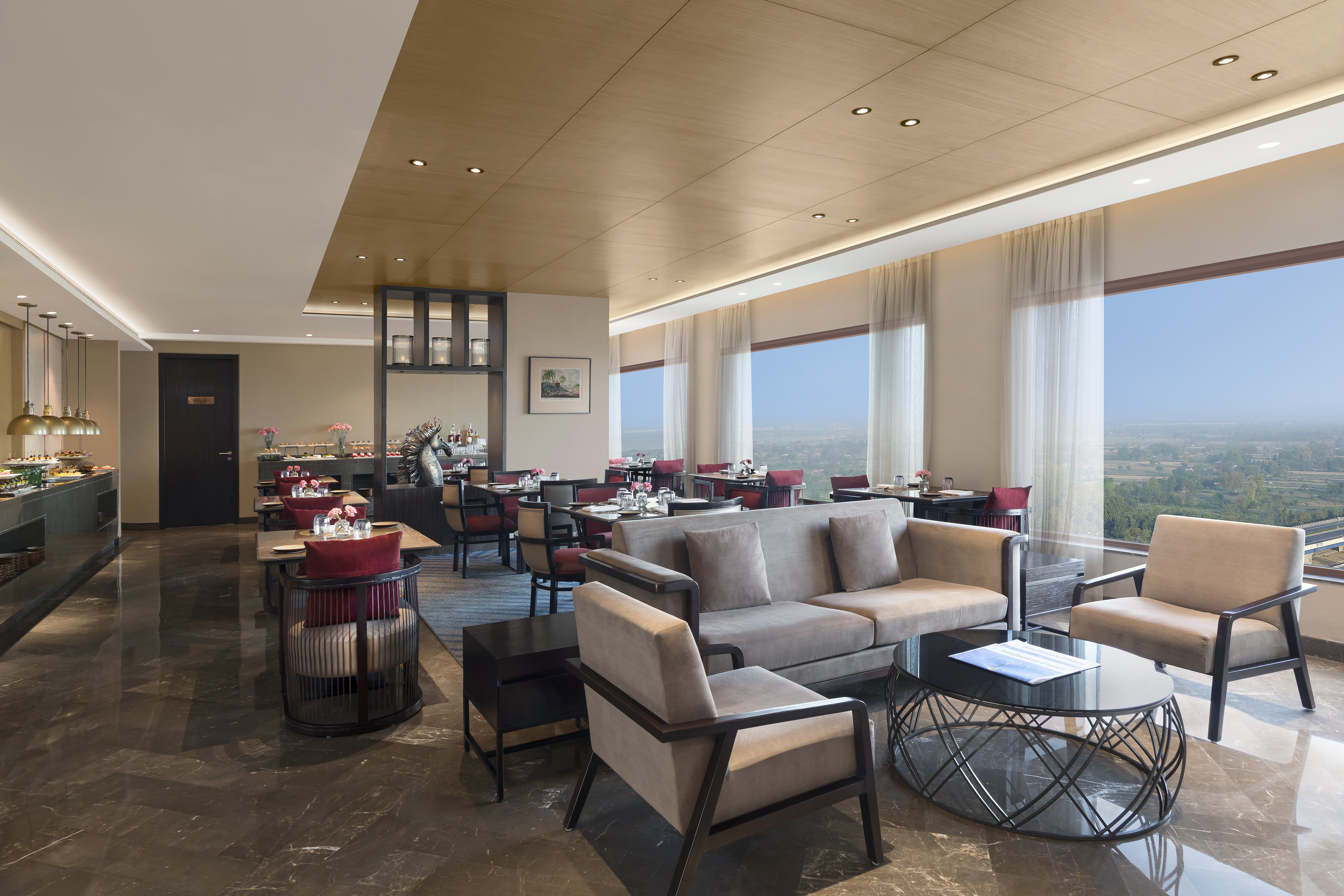 Crowne Plaza New Delhi Mayur Vihar Noida 40/64