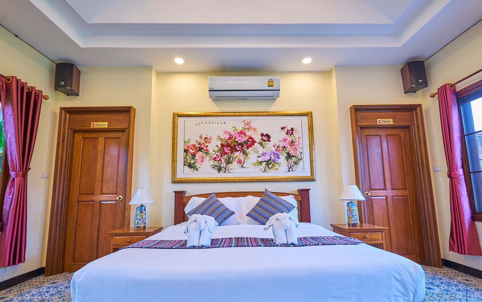 1 BEDROOM, ROMANTIC, STUDIO, SUITE, GARDEN VIEW, GARDEN AREA