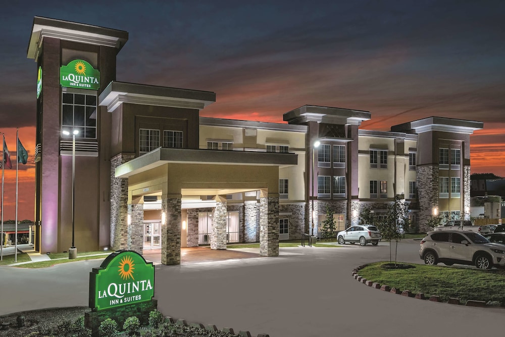 La Quinta by Wyndham San Antonio by Frost Bank Center 3/37