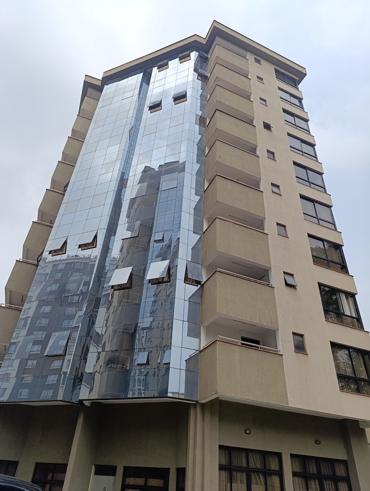Myra Residences By Trianum 7/95