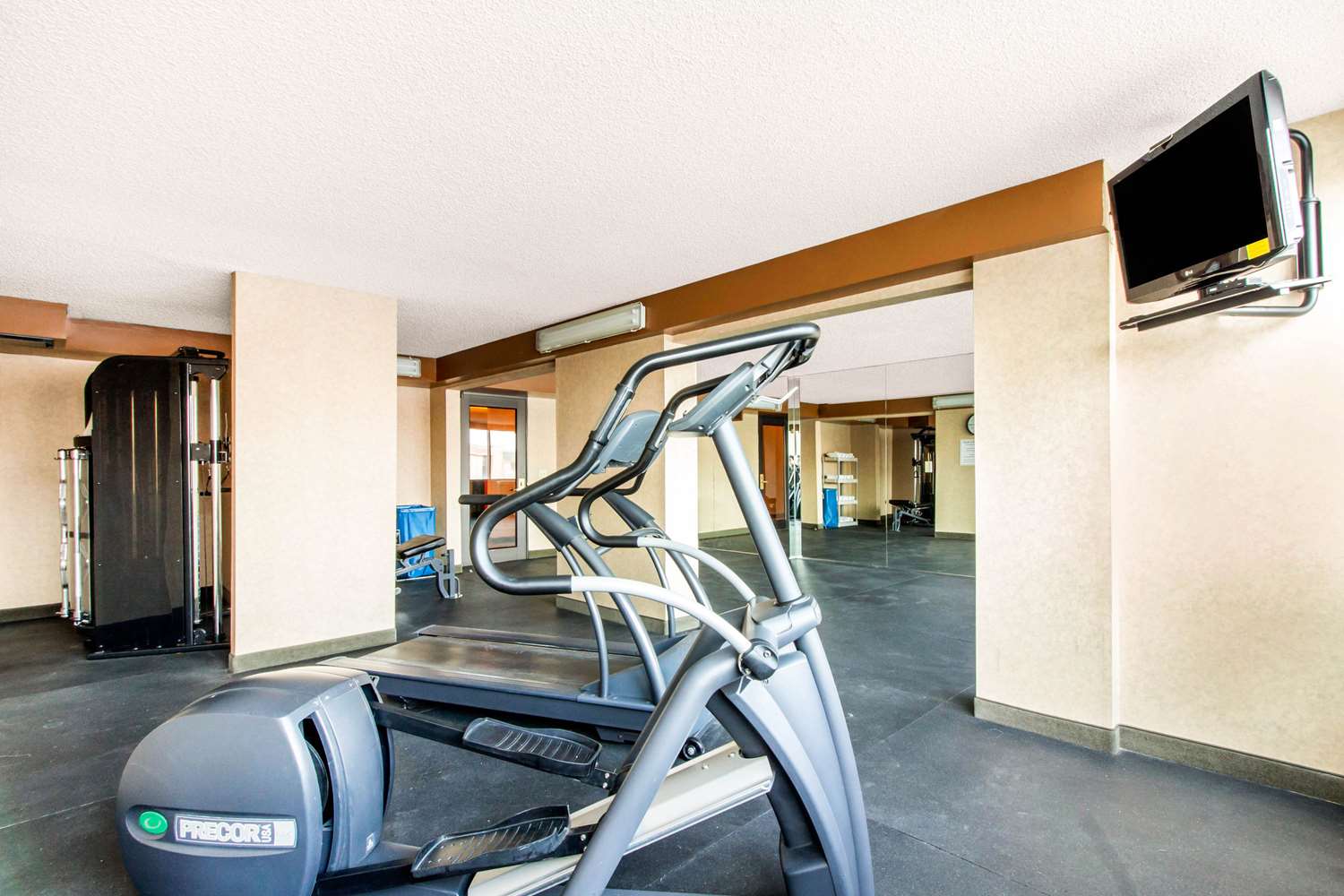 Comfort Inn and Suites Omaha Central 27/42
