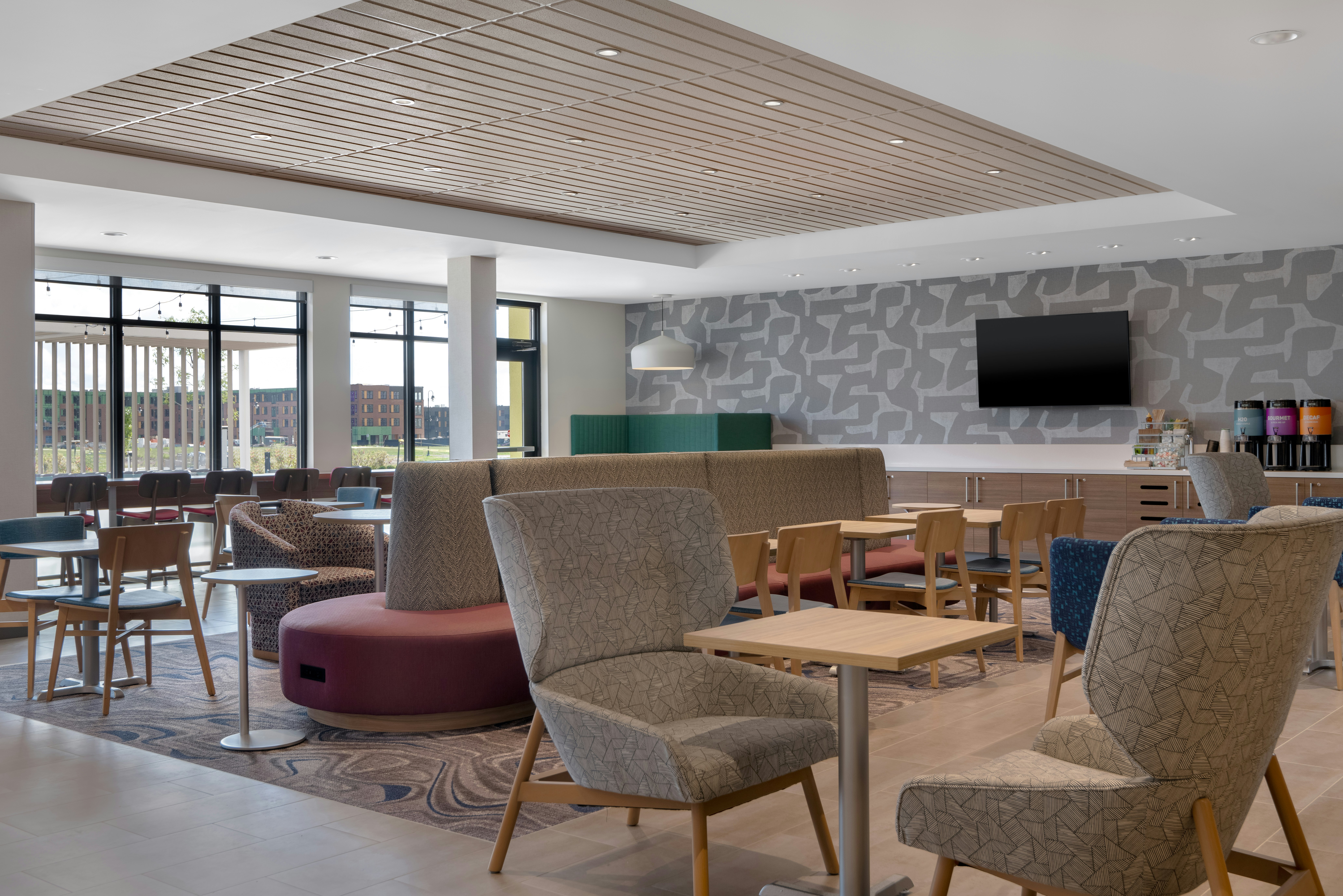 Home2 Suites by Hilton Sheboygan 24/29