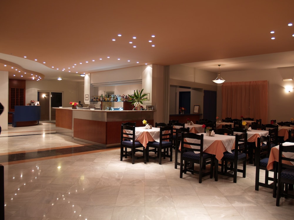 Kyriaki Hotel 54/64