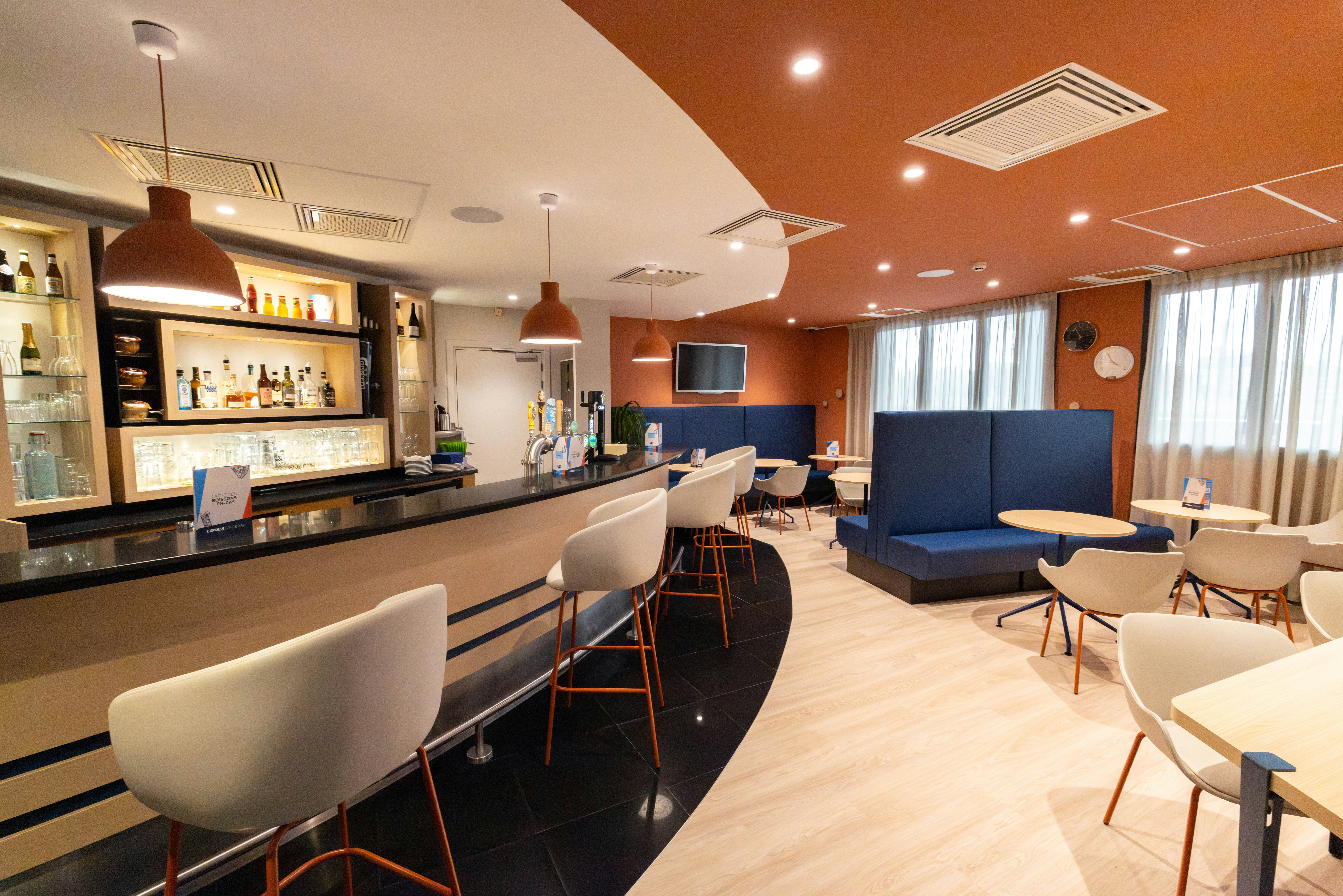 HOLIDAY INN EXPRESS ARRAS 57/78