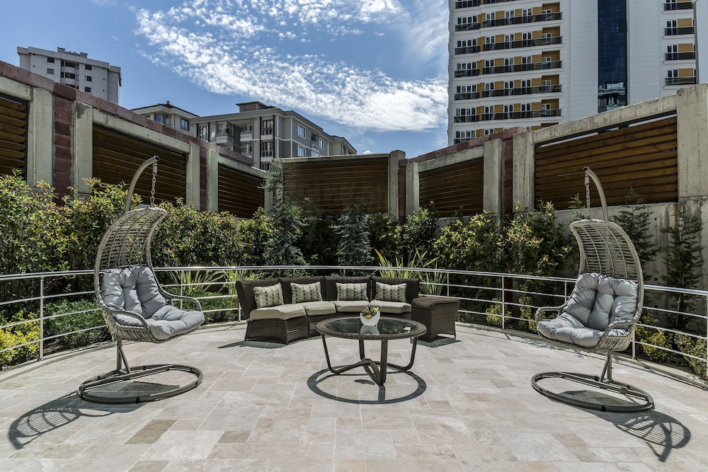 Bof Hotels Ceo Suites 69/73