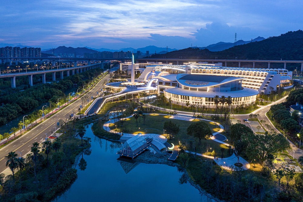 White Swan Hotel (Taizhou International Conference Center) 21/22