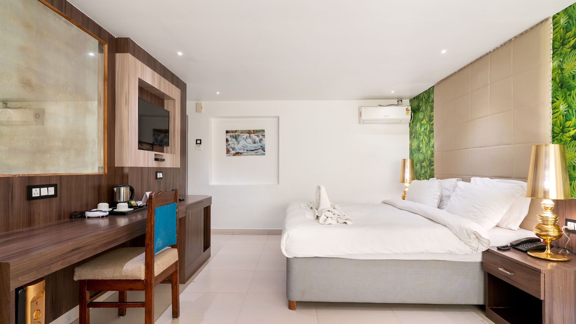 1 Bedroom, Premium, King Bed, City View, Balcony