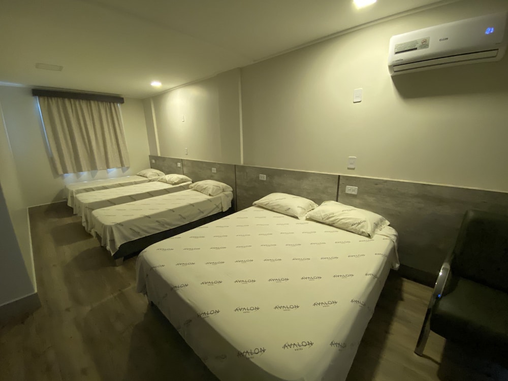Avalon Hotel 39/49