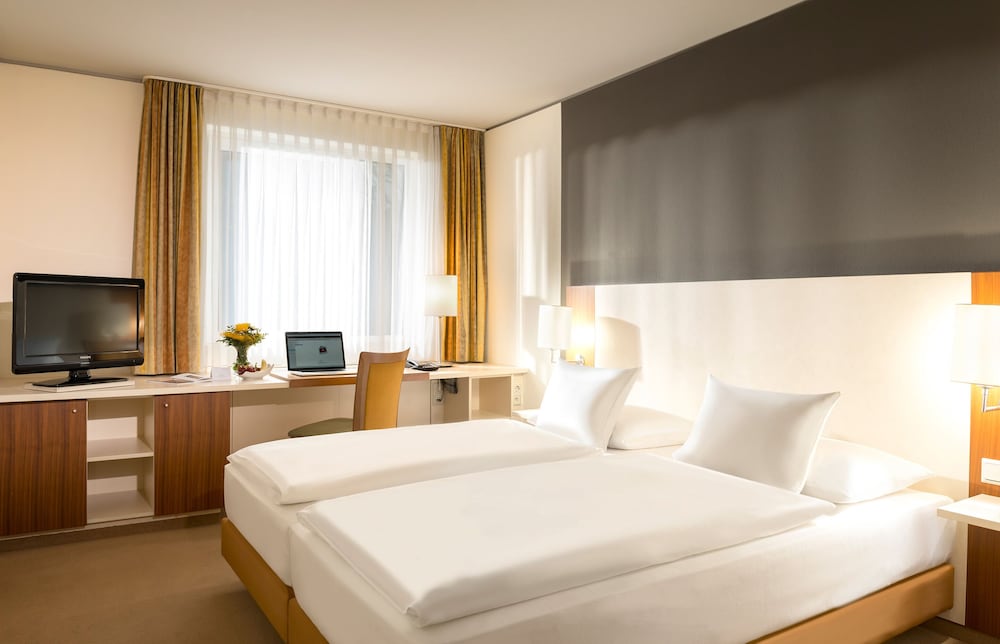 ESSENTIAL, DOUBLE OR TWIN BED