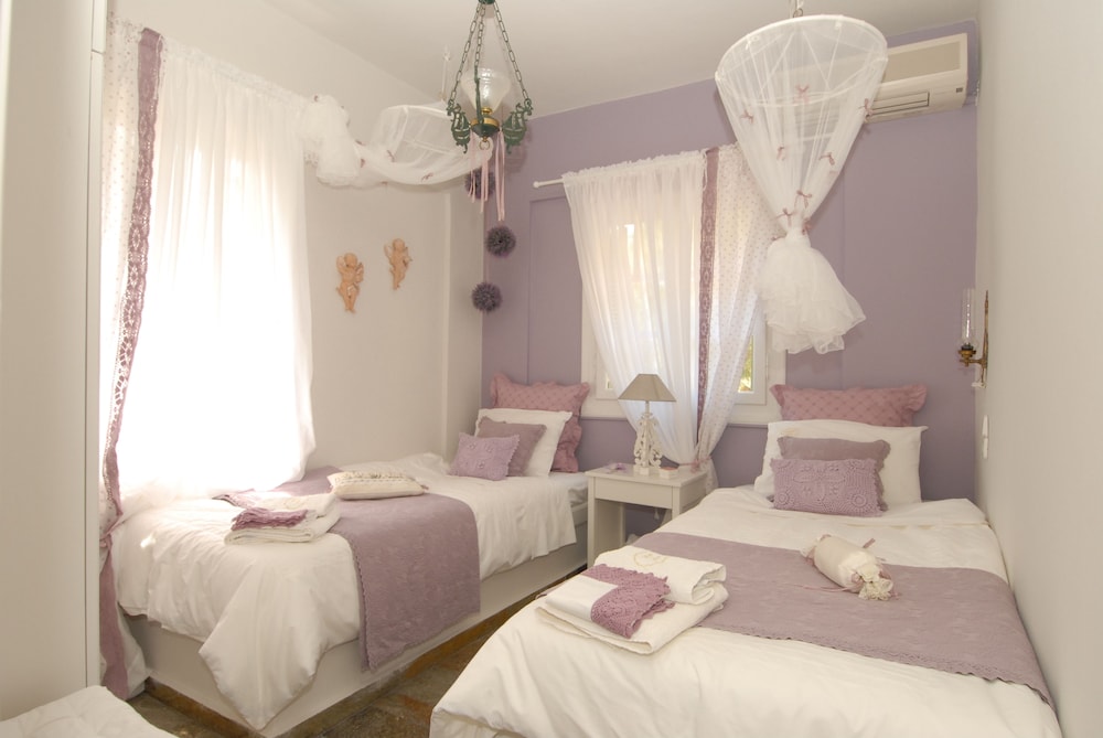 2 Bedrooms, Superior, Suite, Twin Beds, Queen Bed, Beach Front, Sofa، Calypso Villas Zakynthos 5/7
