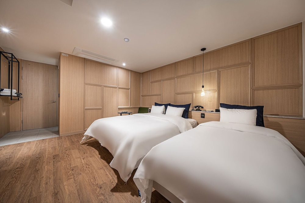 Stay Month Hotel 13/35