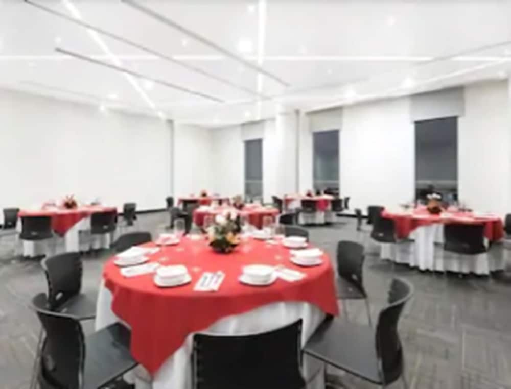 Ramada Encore by Wyndham San Luis Potosi 43/54