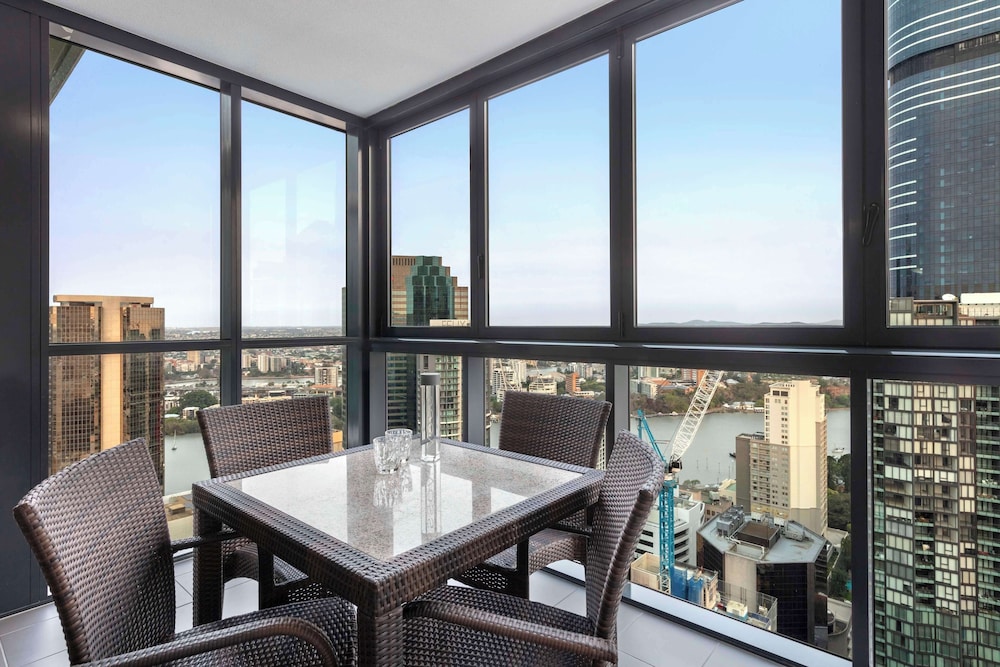 Oaks Brisbane on Charlotte Suites 29/43