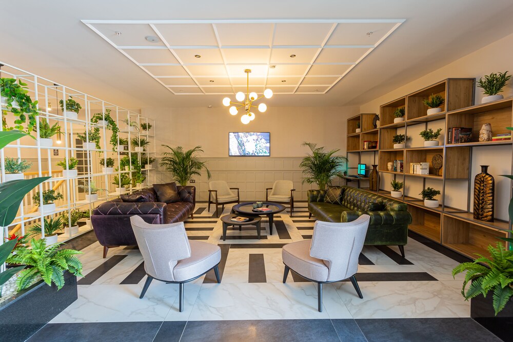Levor Hotel 38/50