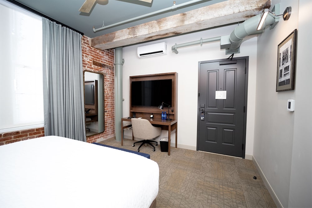 Classic, 2 Queen Beds, No Window