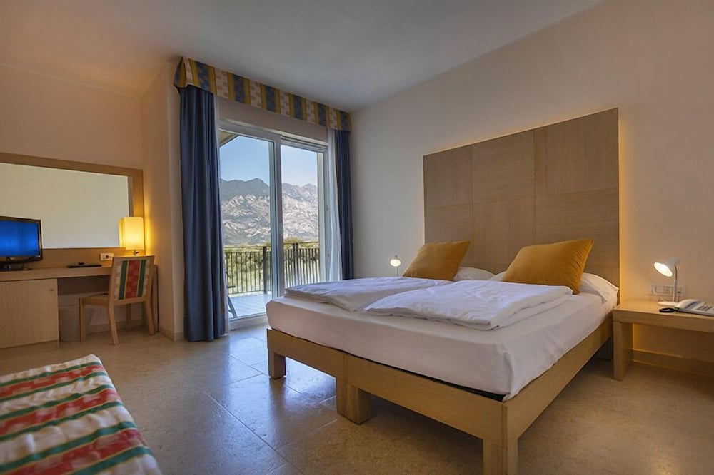 SUPERIOR, DOUBLE BED