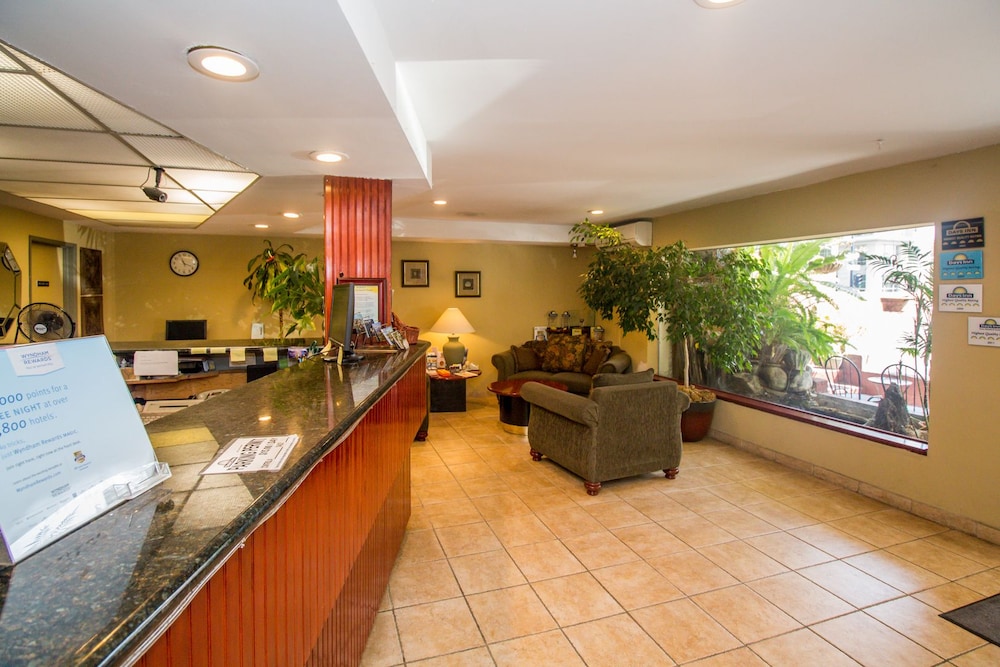 Days Inn by Wyndham San Diego/Downtown/Convention Center 19/30