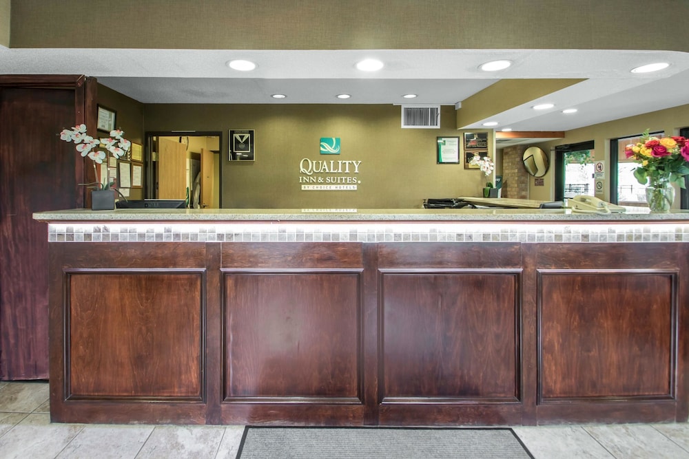 Quality Inn & Suites Sun Prairie Madison East 4/32