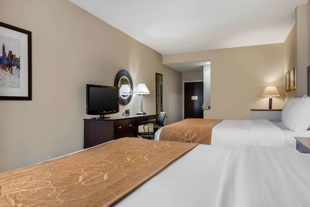 Comfort Suites Lafayette University Area 14/56
