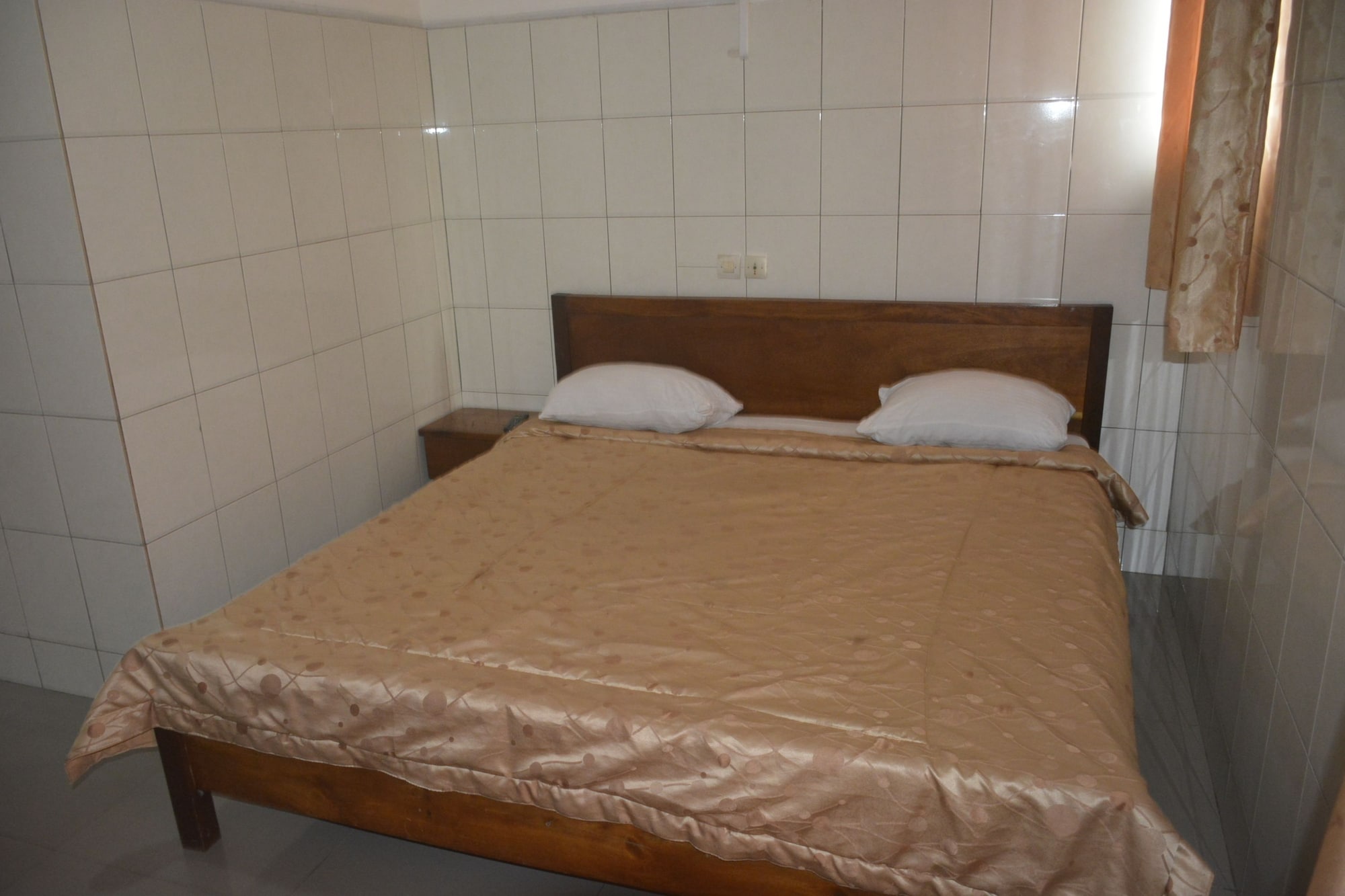 STANDARD, SINGLE, QUEEN BED