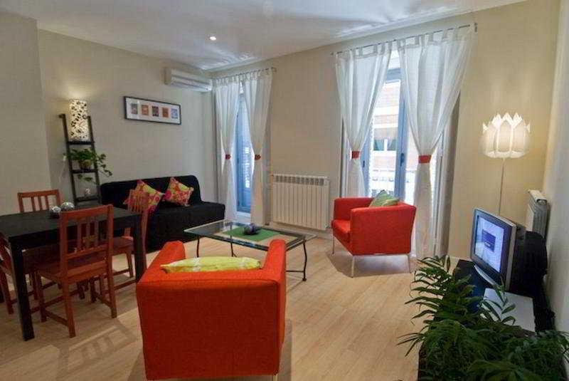 Apartamentos Fuencarral 50 67/100