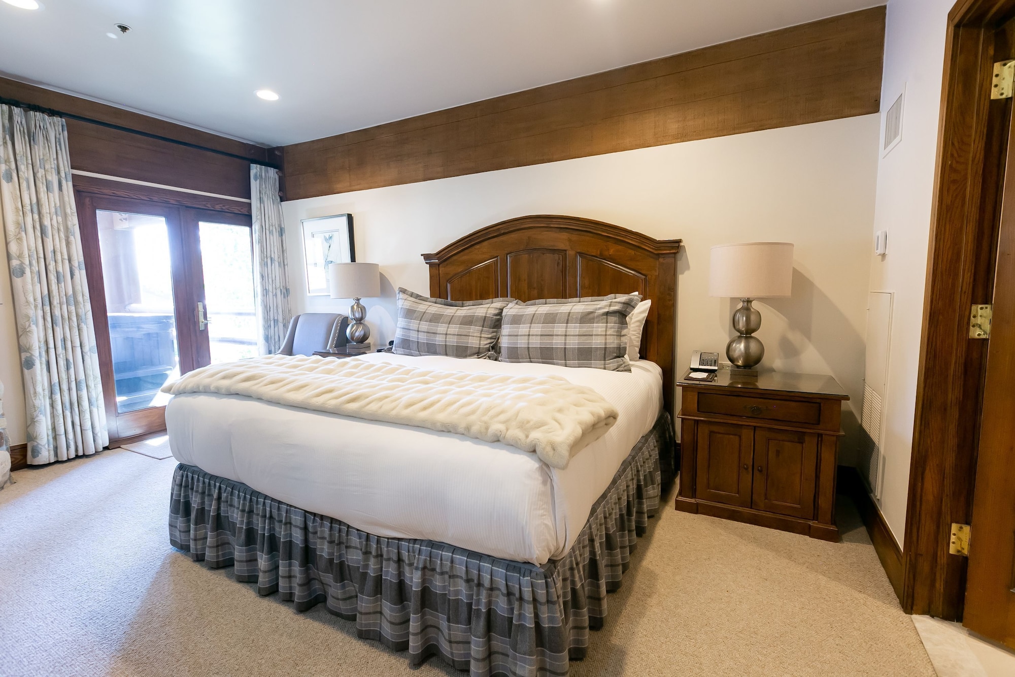1 Bedroom, Luxury, King Bed, Queen Murphy Bed, Hot Tub