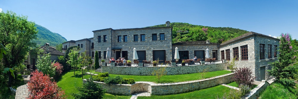 Aristi Mountain Resort Hotel And Spa 65/69