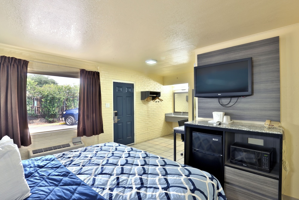 Americas Best Value Inn San Antonio Airport South 24/39