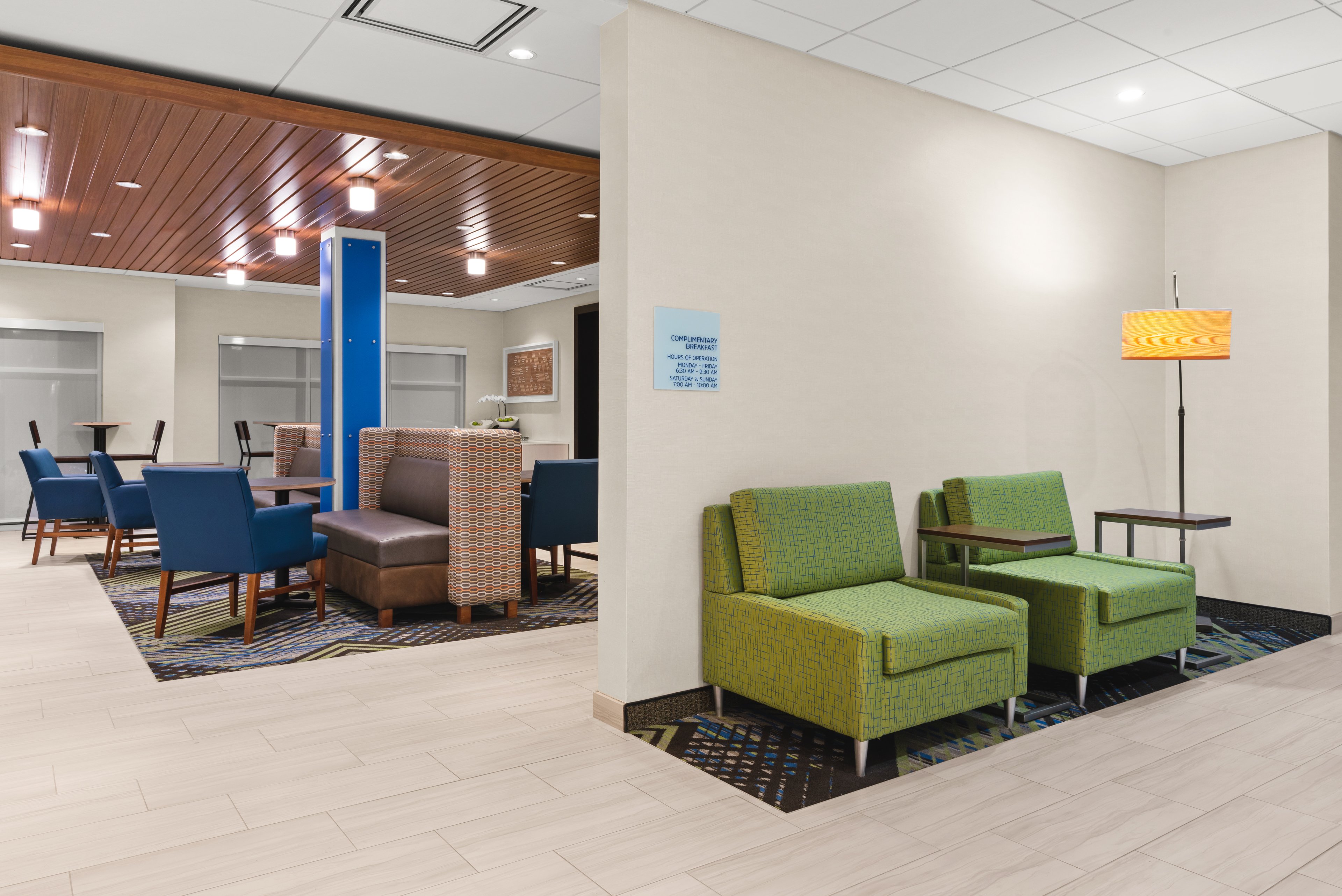 Holiday Inn Express & Suites Suisun City 42/70