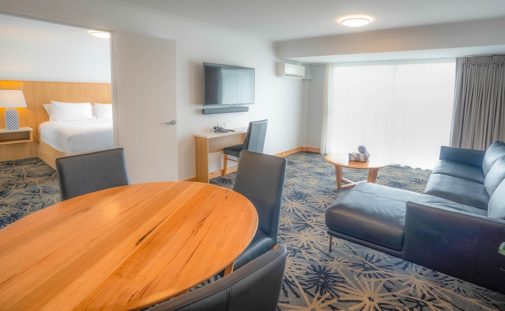 AIRLIE BEACH HOTEL 31/70