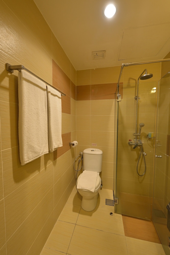 Abell Hotel Kuching 48/50