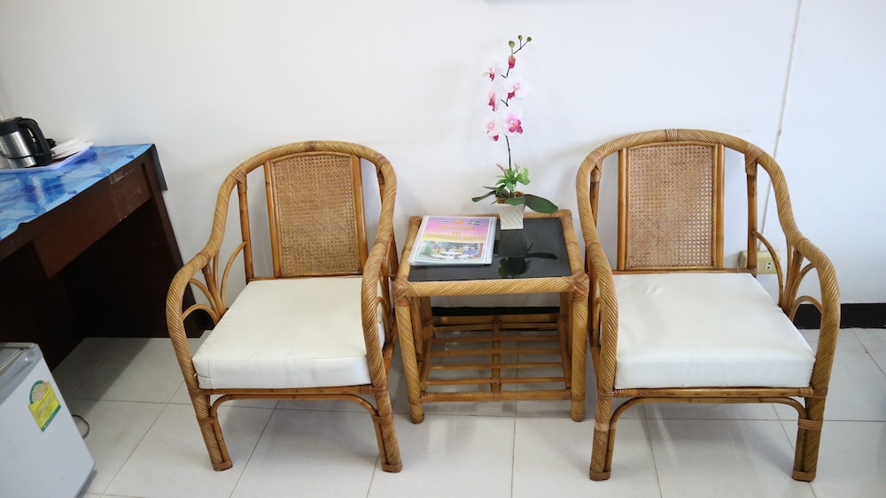 Sunshine Guest House Hua Hin 7/50