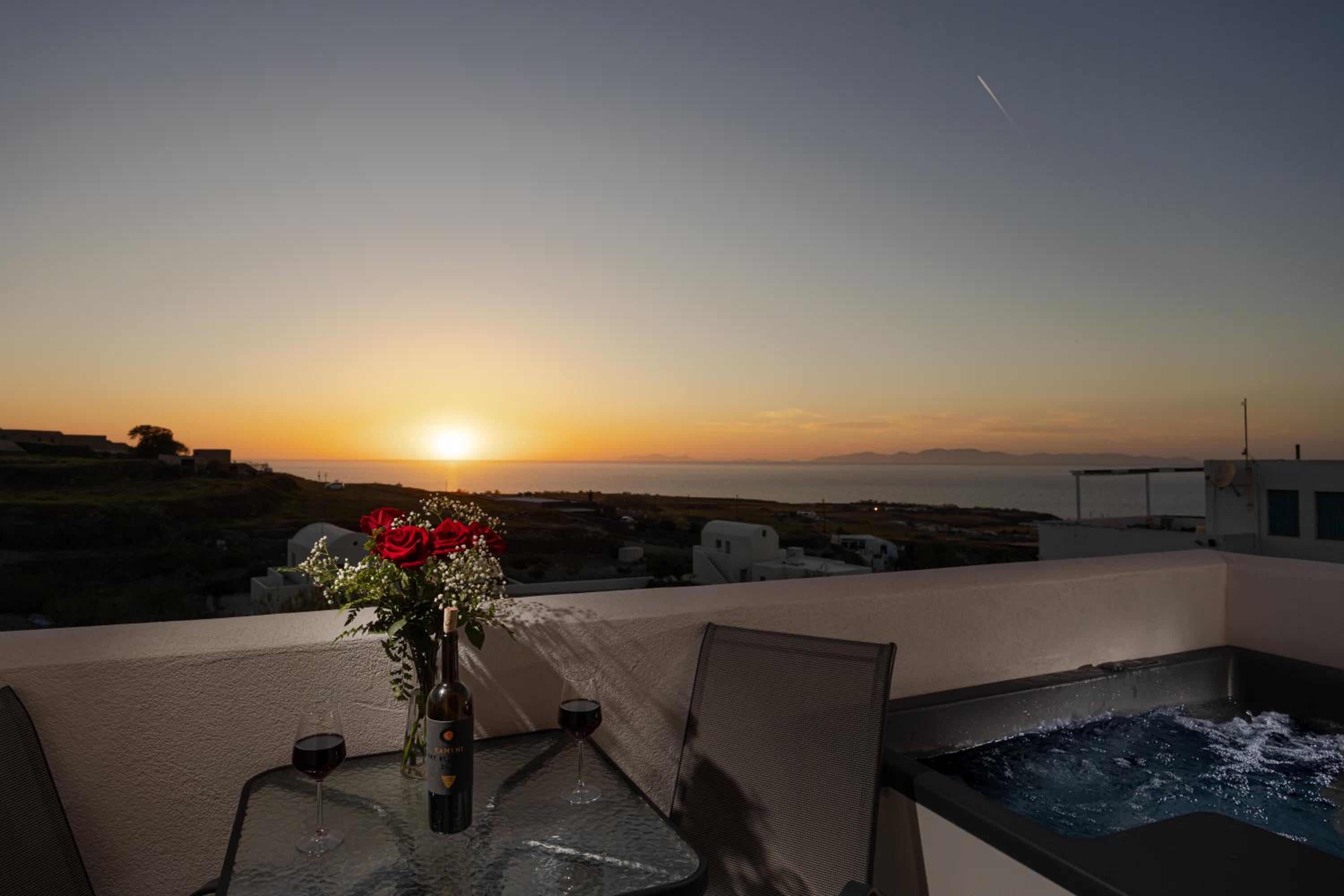 Nastram Suites Oia 21/30