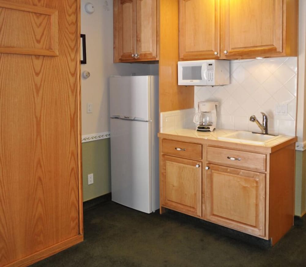 Stardust Lodge 5/30
