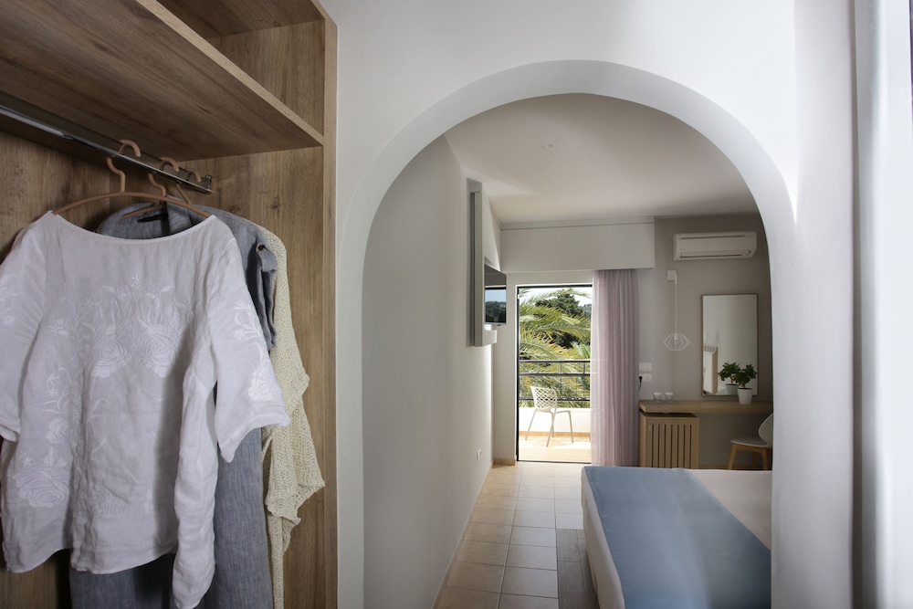 Paradise Hotel Corfu 5/39