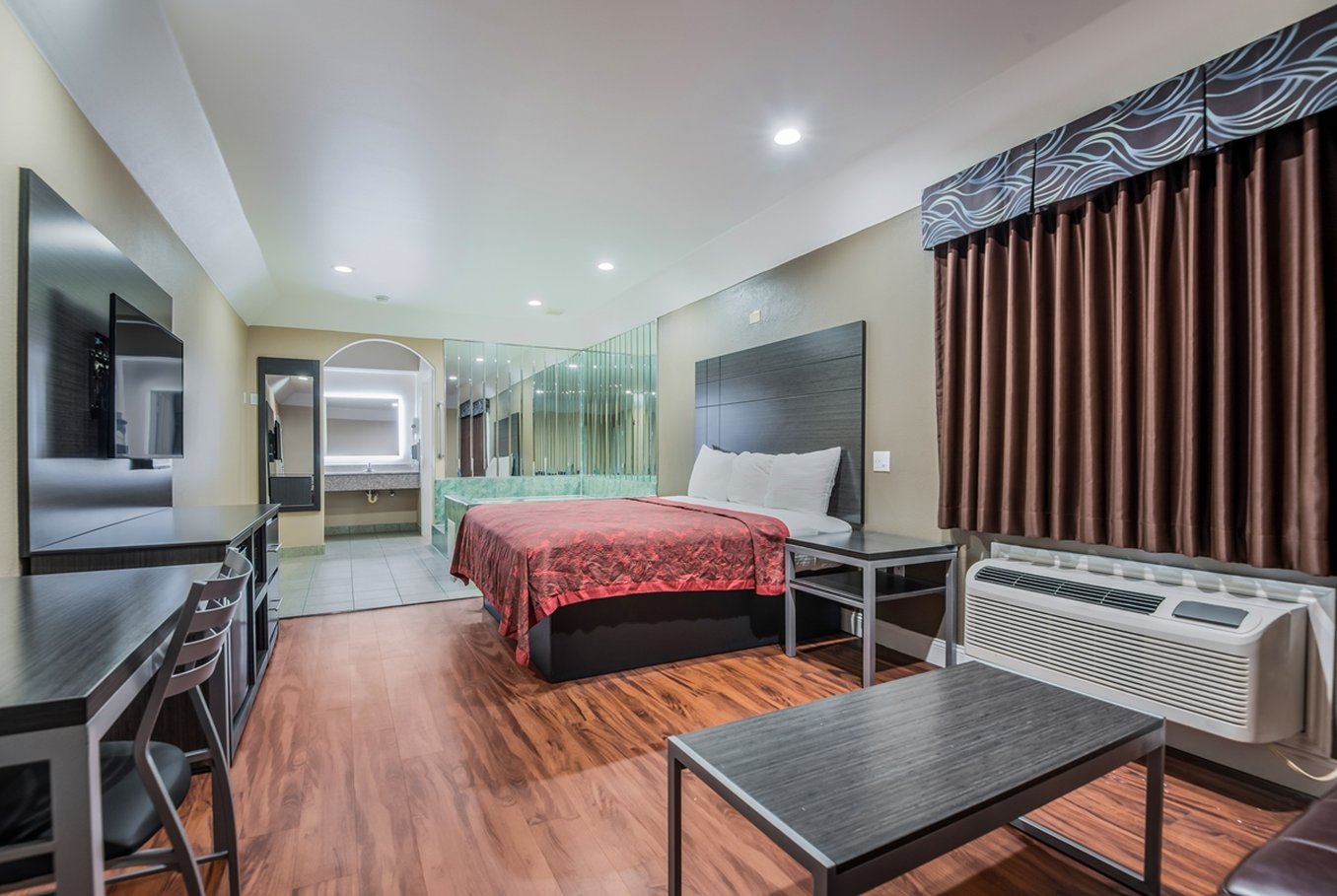 Scottish Inns & Suites IAH Airport Beltway8 15/24