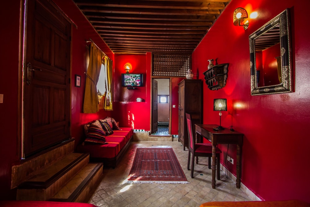 Riad Letchina 33/50